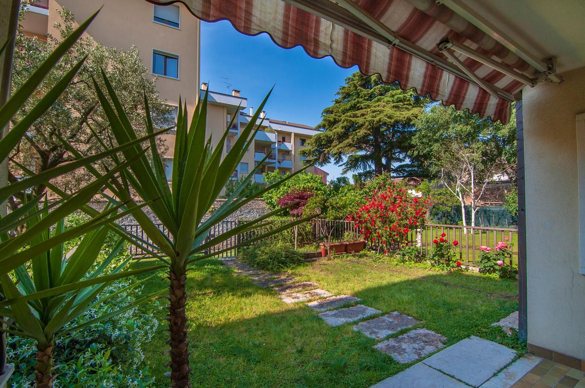 Hotel Gardenhouse - Wifi And Garden Werona Zewnętrze zdjęcie